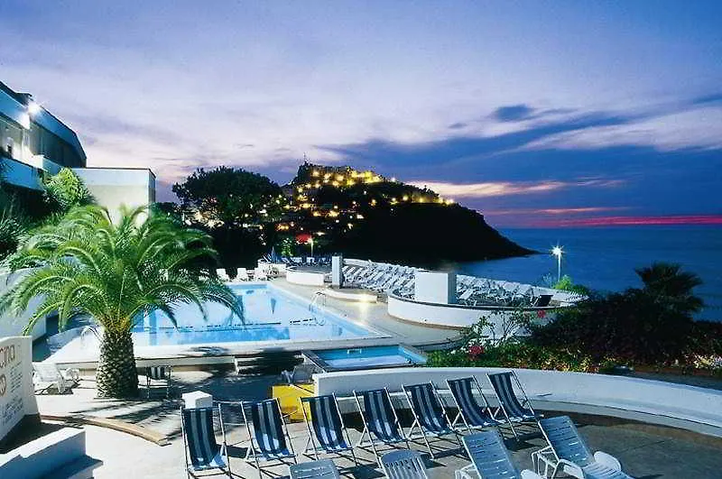 Lh Pedraladda Resort Castelsardo 4*,